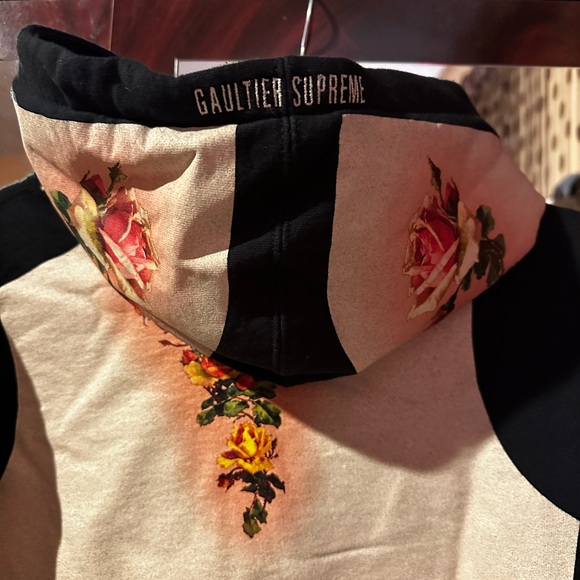 New Supreme Jean Paul Gaultier Black Floral Print Logo Hoodie SS19 Men's Size S - Picture 6 of 7